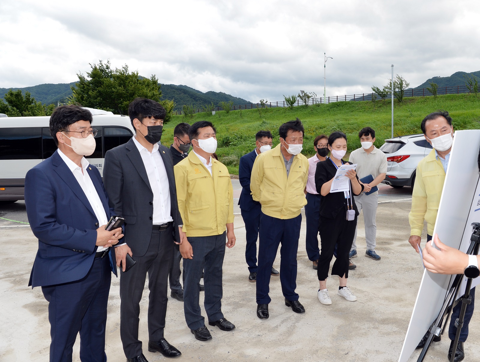 광양시의회, 산업건설위원회 위원들 사업 현장 확인