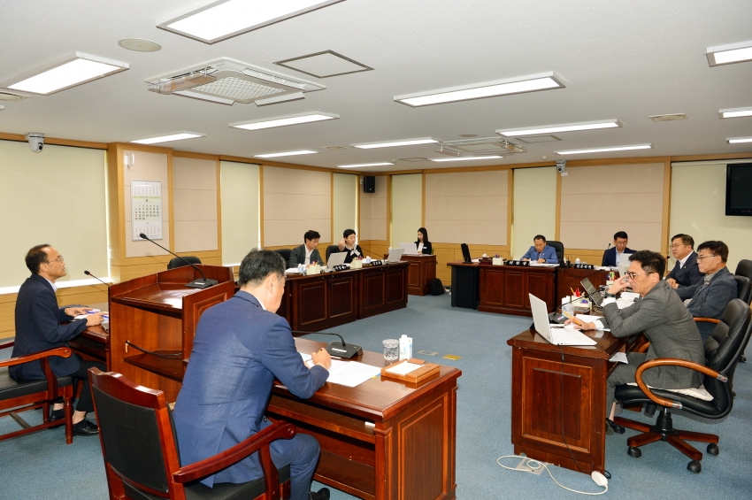 제341회 임시회 중 총무위원회 회의_1