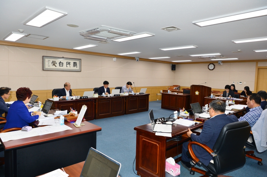 제342회 임시회 중 산업건설위원회 회의_2