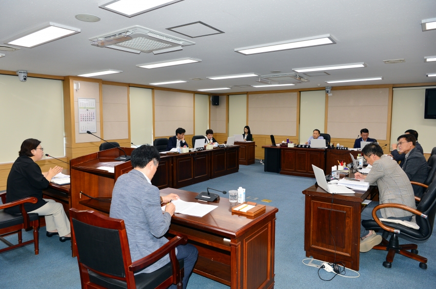 제342회 임시회 중 총무위원회 회의_1