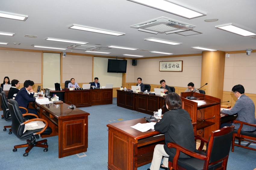 제342회 임시회 중 총무위원회 회의_2